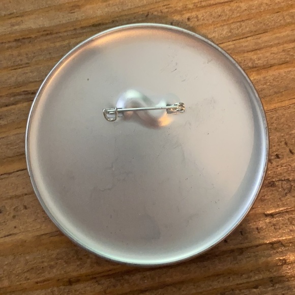 WALT DISNEY WORLD HAPPILY EVER AFTER BUTTON PIN - Picture 2 of 2